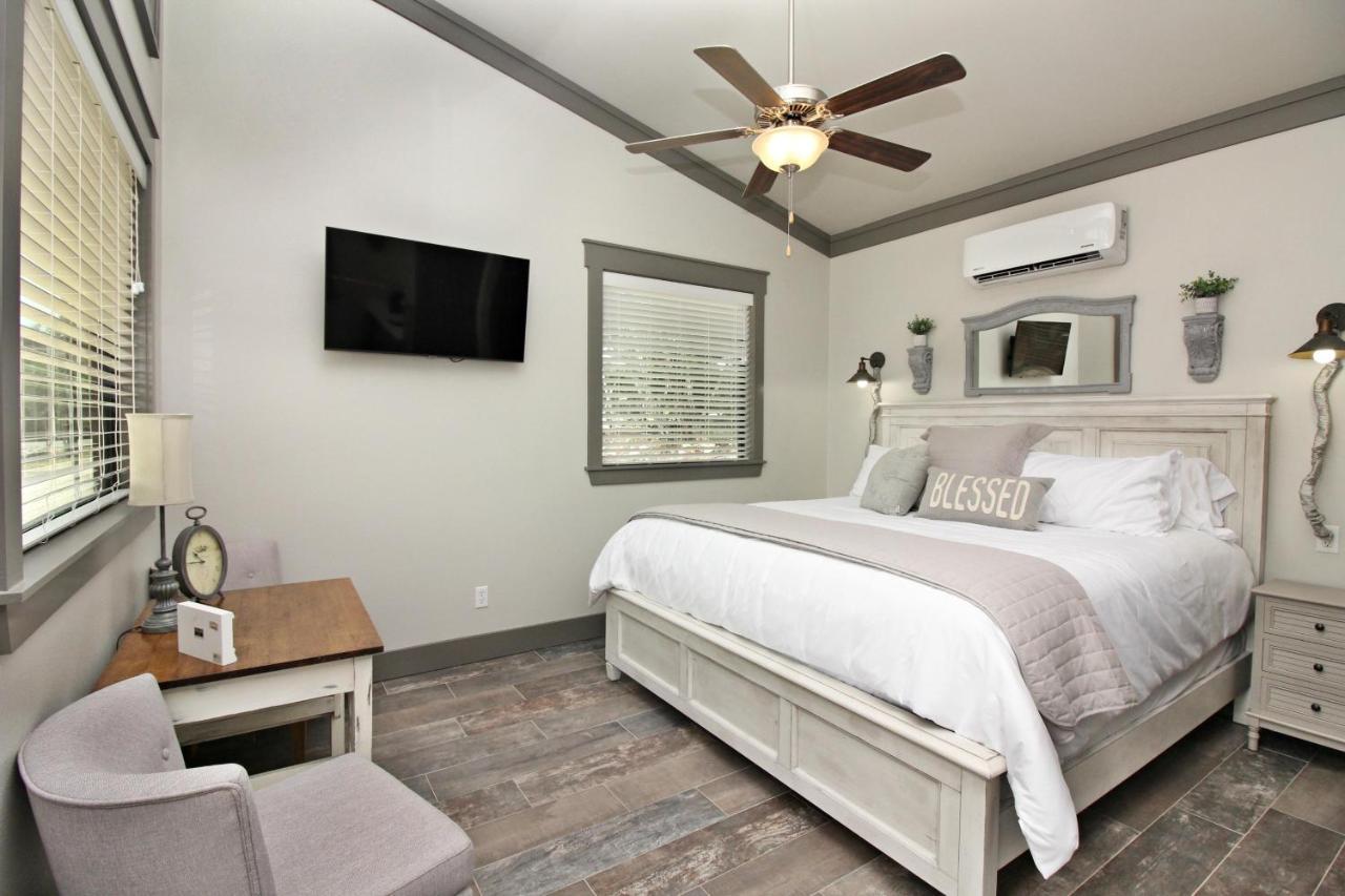 Green Acres Cottages - Dripping Springs Suite Wimberley Exterior photo